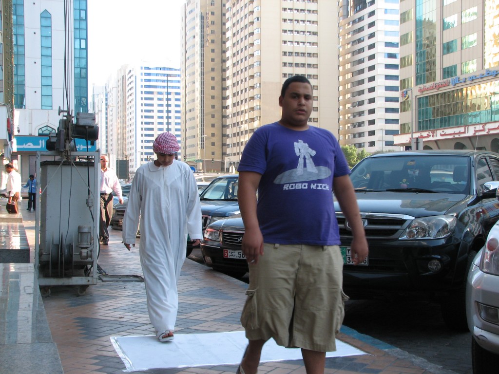 STREET ART CLAUDIO AREZZO DI TRIFILETTI 2010 IMPRINTS ABU DHABI 